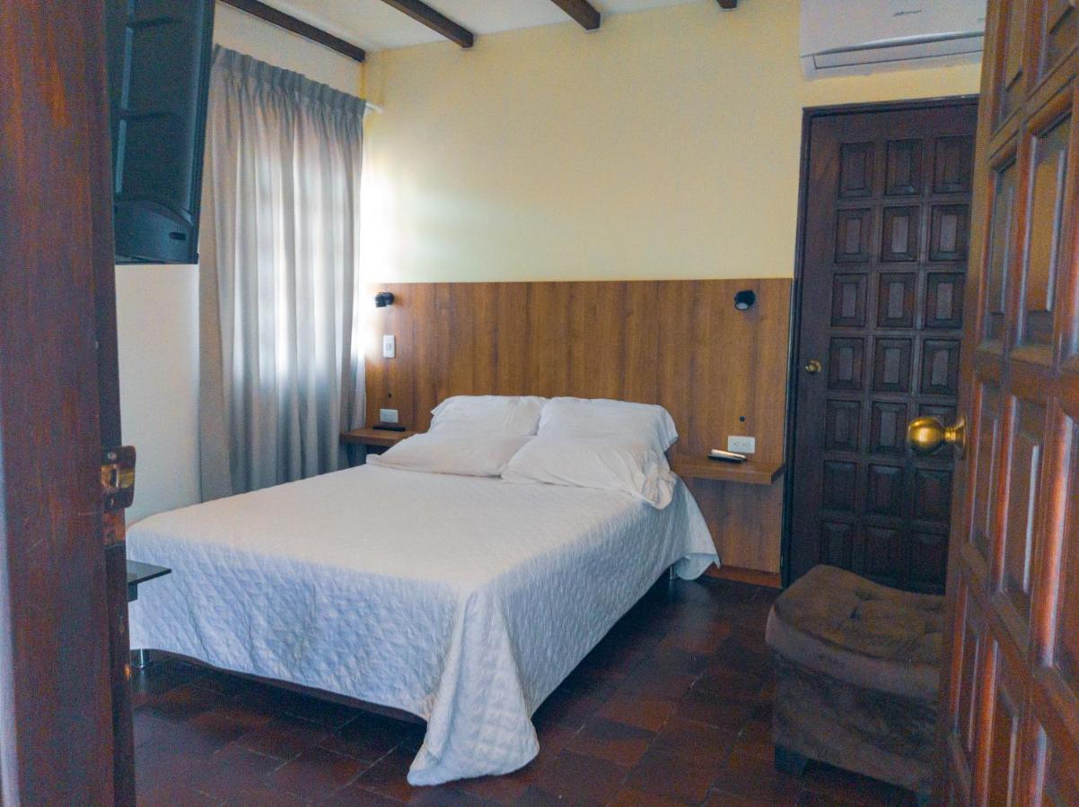 Hotel Boutique La Casa De Piedra 칼리 외부 사진