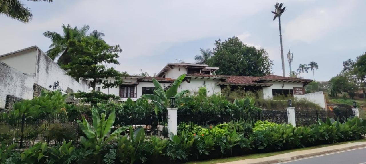 Hotel Boutique La Casa De Piedra 칼리 외부 사진
