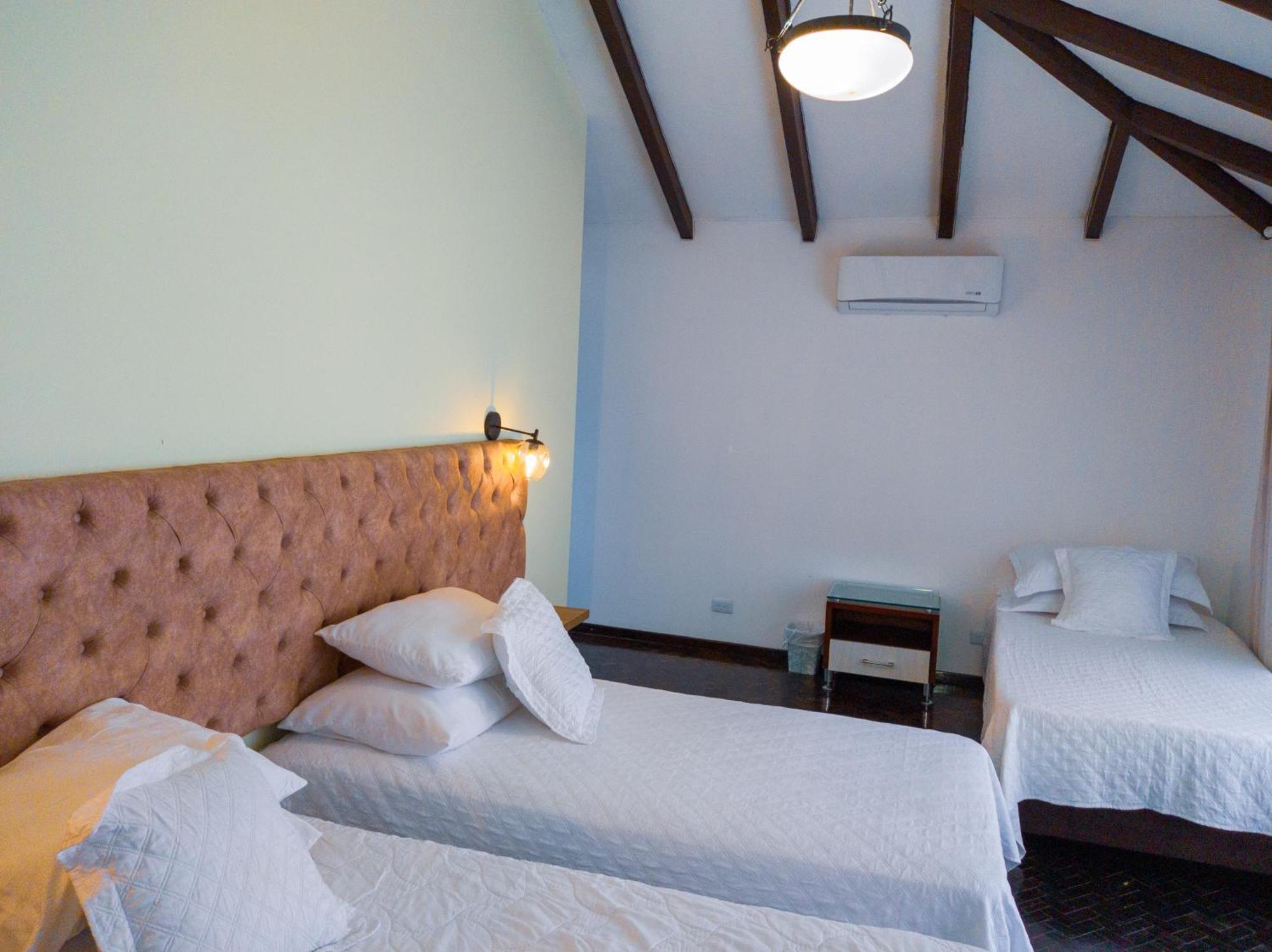 Hotel Boutique La Casa De Piedra 칼리 외부 사진